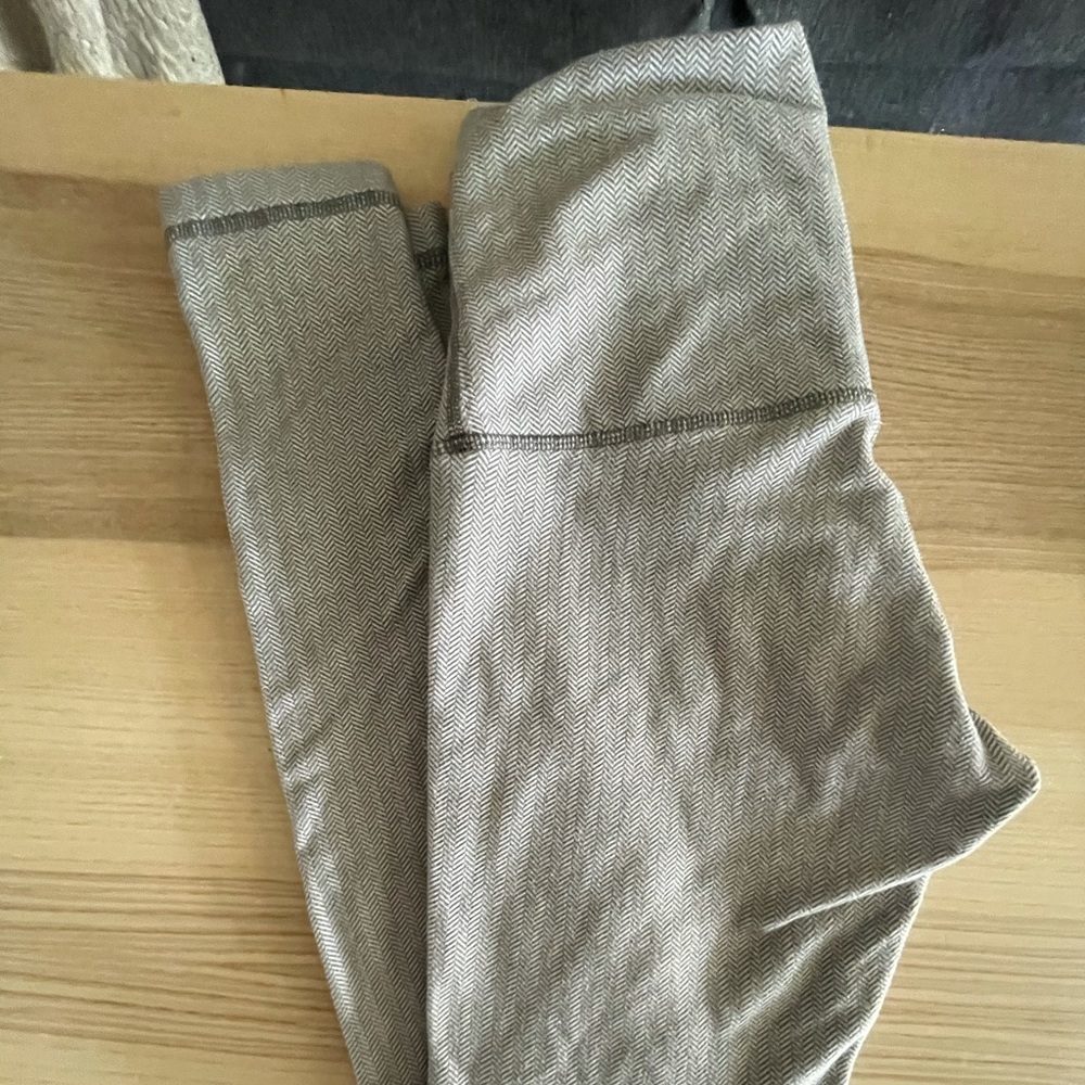 Lululemon Wunder Under fleece leggings